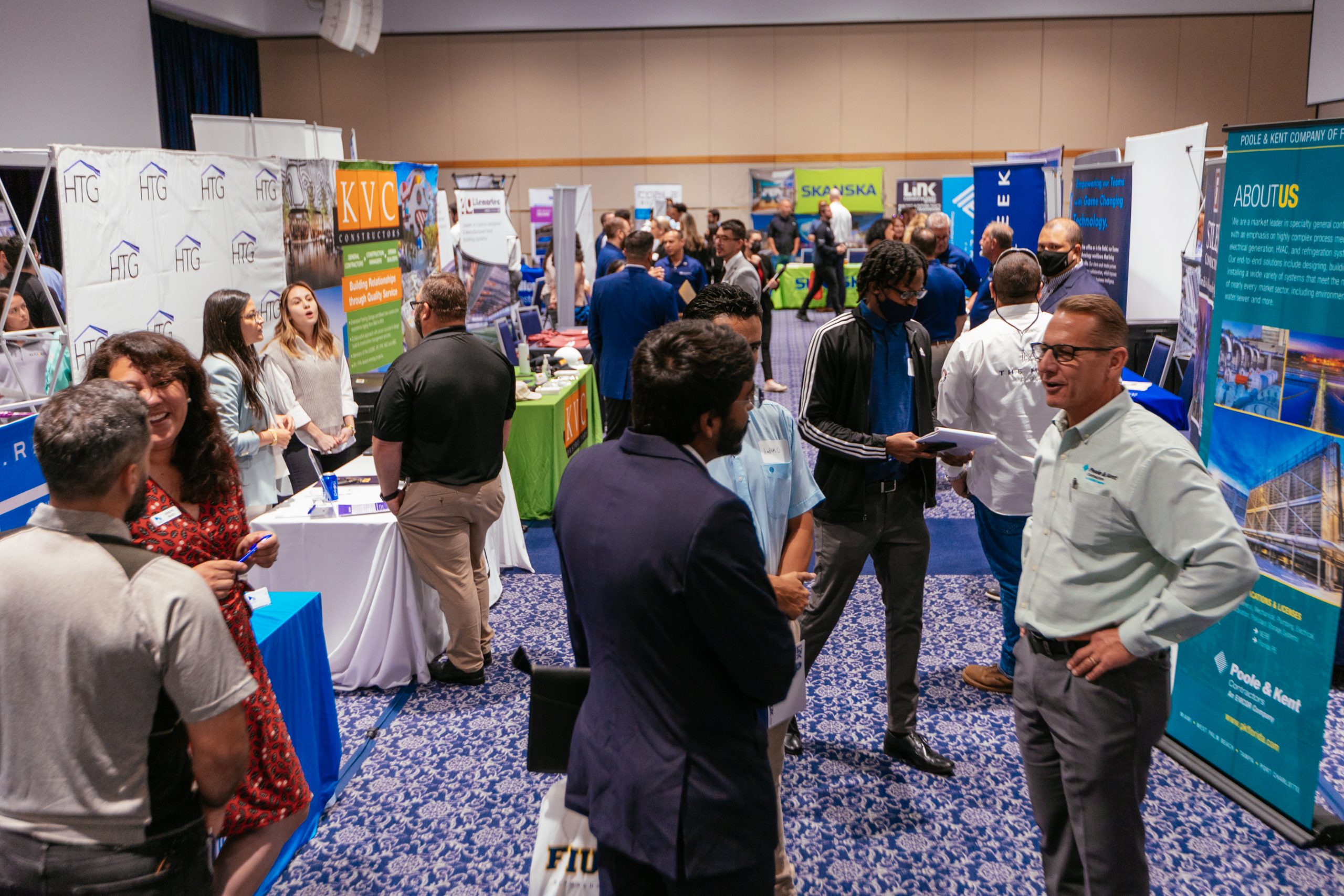 Moss Department of Construction Management welcomed more than 40 companies, nearly 200 students at its Fall 2021 Career Expo
